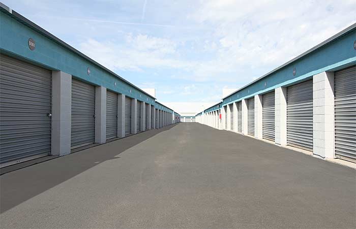 Drive-up units located in a wide aisle for easy access.