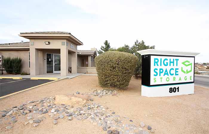 RightSpace Storage office and parking lot.