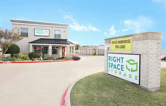 RightSpace Storage entrance in Allen, Texas.