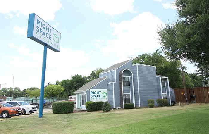 RightSpace Storage office located in Denton.
